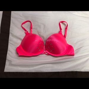 Victoria’s Secret Ultimate Push Up Bra